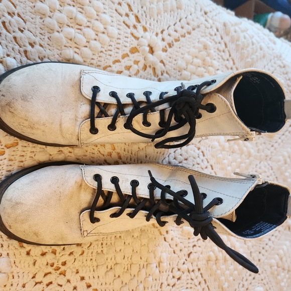 White combat boots - Picture 1 of 3